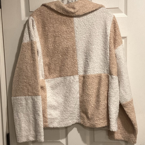 12th Tribe Tan and White Colourblock Cozy Oversized Jacket, Size Medium - Picture 7 of 16